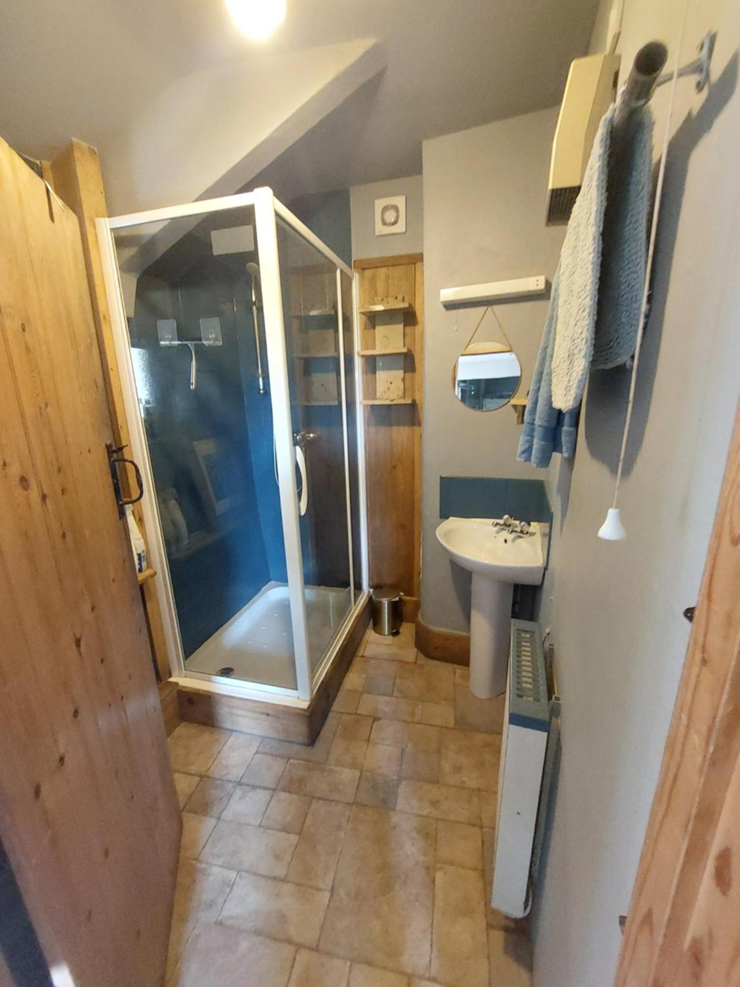 Rural Historic Farmhouse - A Peaceful Escape West Down Room photo